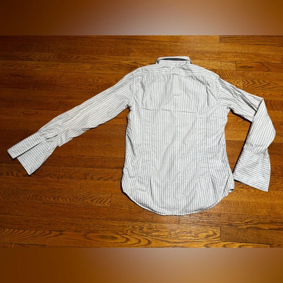 Vintage 90’s Guess Embroidered Button Down Shirt (Large) - Picture 7 of 15
